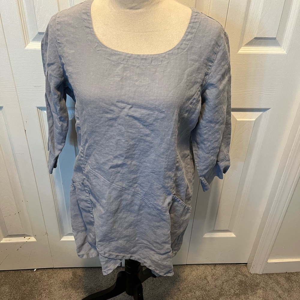Click size m light blue linen top